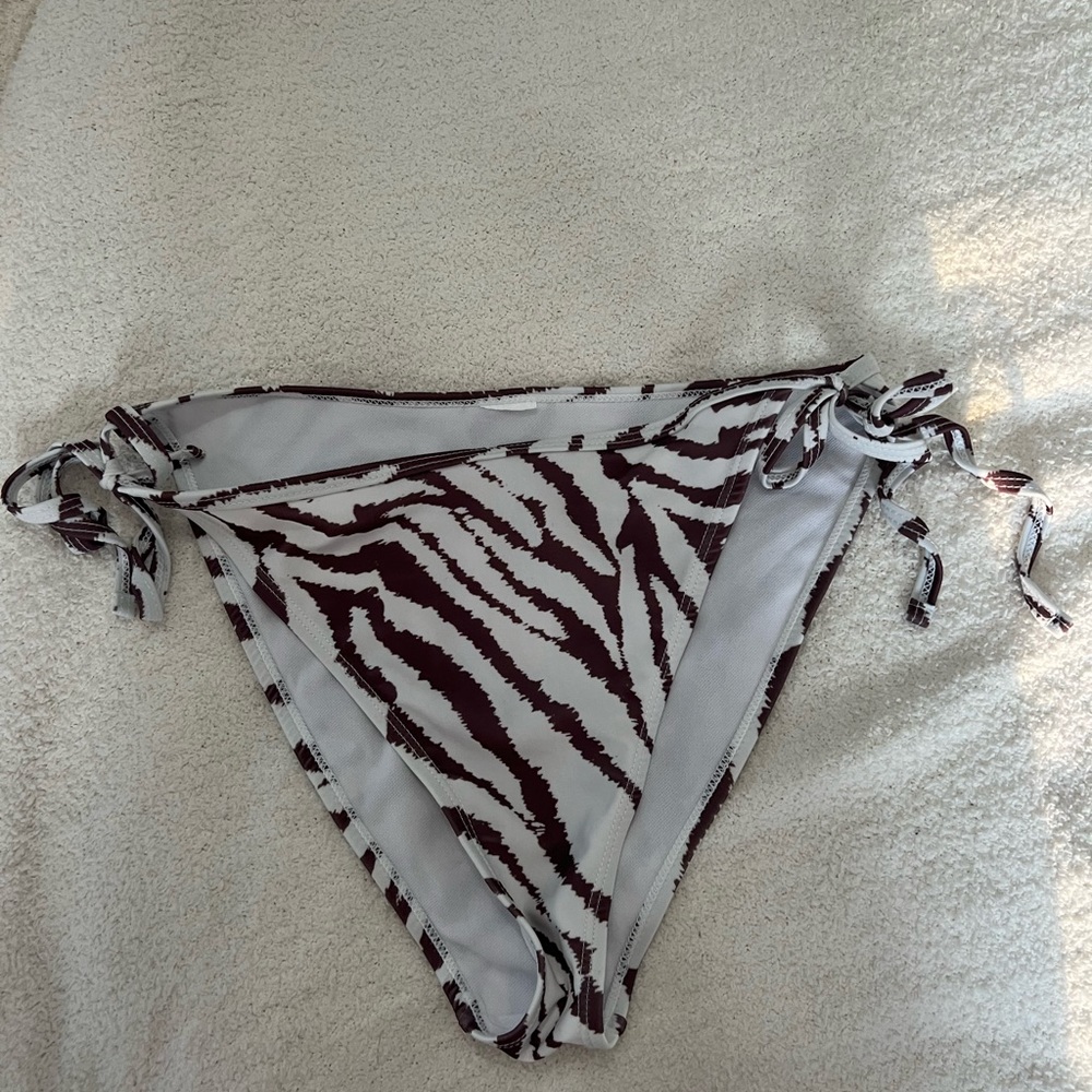Brand new bikini bottoms